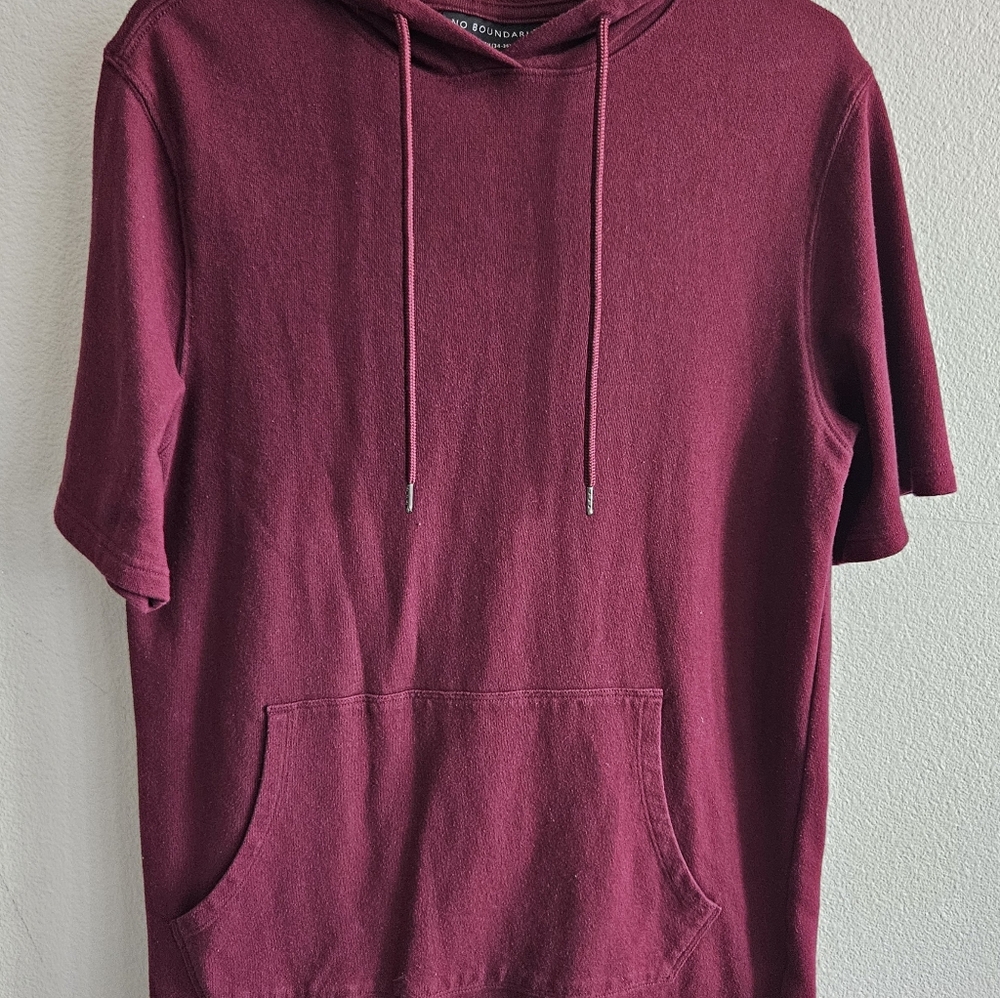 4/$30 No Boundaries Maroon Short Sleeve Hoodie. 5/$30 - Picture 3 of 3